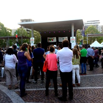 Crowd watches a dj at the Italian Festival in Melbourne, 2014